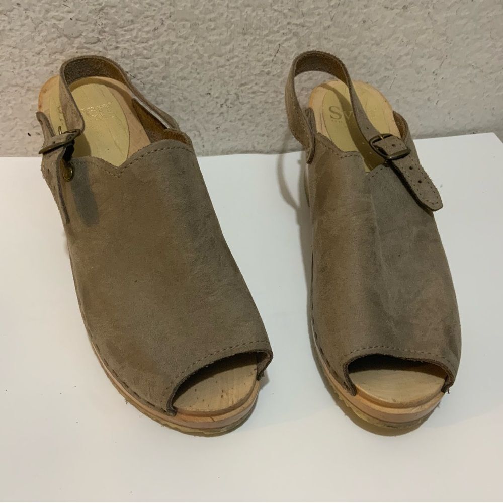 Sven Eur 40 Open Toe Sandals Taupe Leather Ankle Strap Open Toe Wood Heels